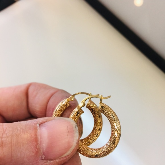 14k Diamond cut Hoop Earrings - Picture 4 of 7